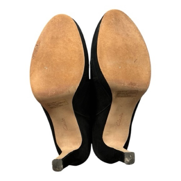 Clarks Black Suede Leather Ankle Boots 11M Comfort Heels Classic Style - Picture 5 of 5
